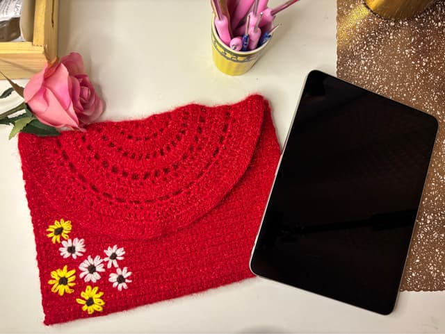 Crochet iPad Cover in red