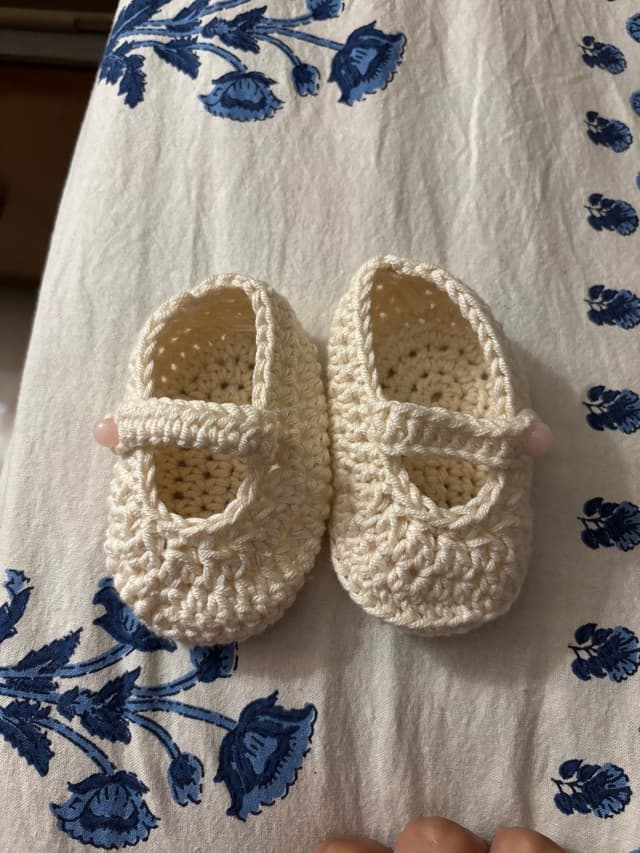 Crochet baby shoes (6 months