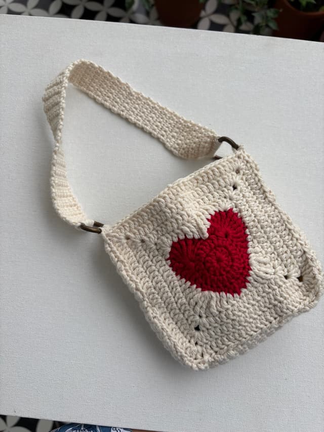 Crochet White and red granny square bag (small)