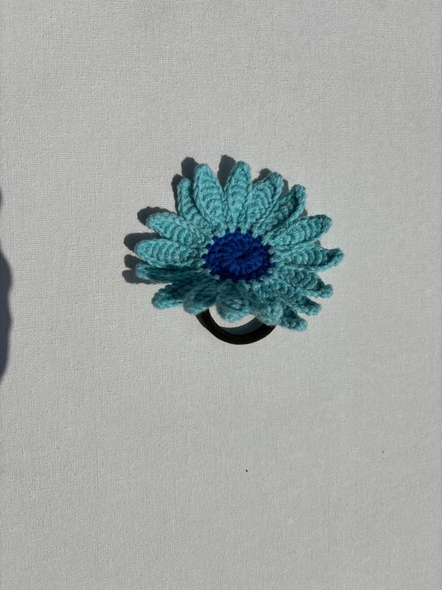 Crochet blue shade daisy hair tie