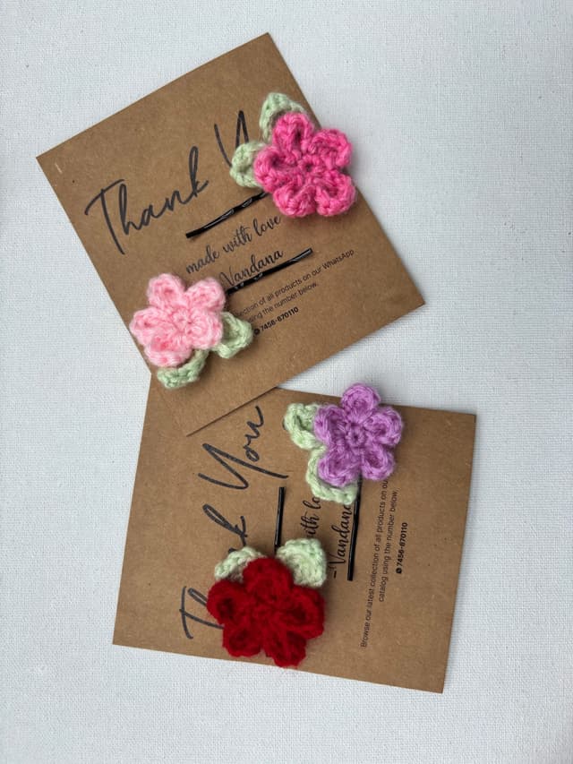 Crochet flower hair clips